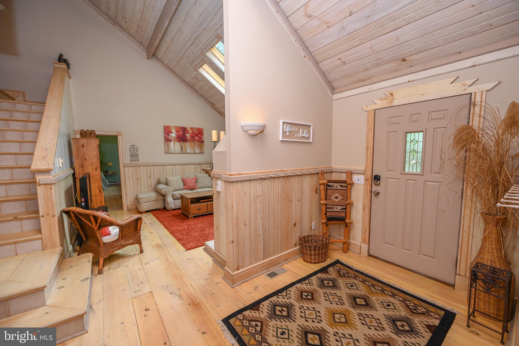 WOODLANDS HILL - Residential