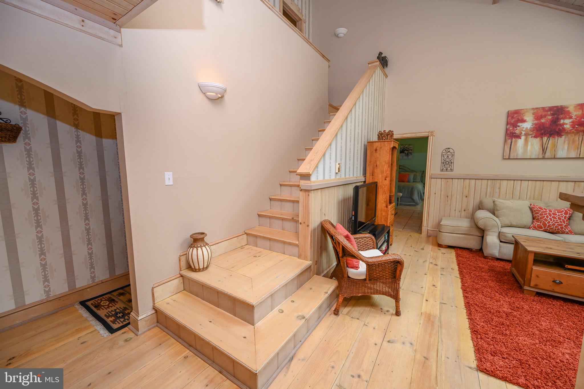 WOODLANDS HILL - Residential