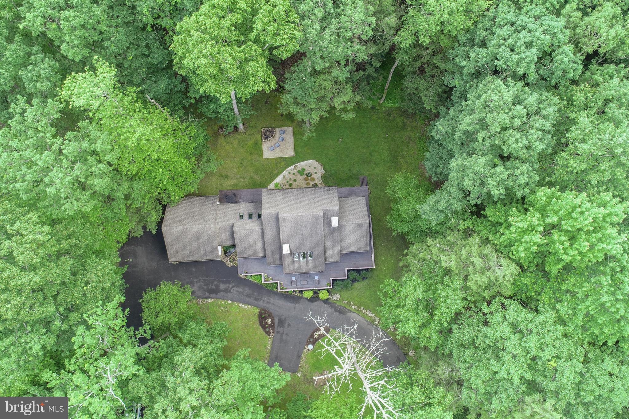 WOODLANDS HILL - Residential