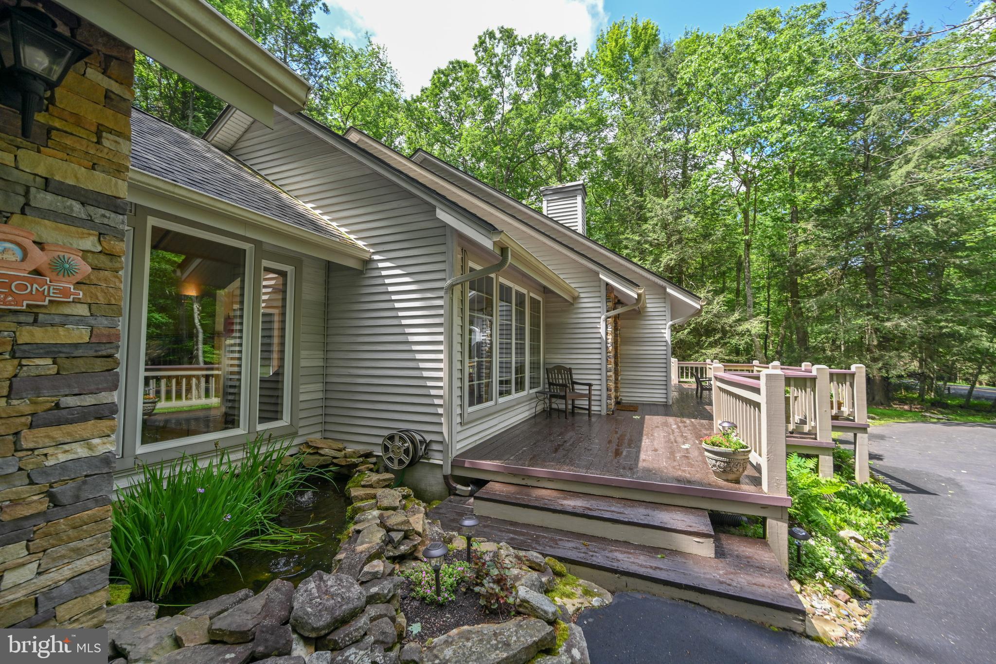 WOODLANDS HILL - Residential