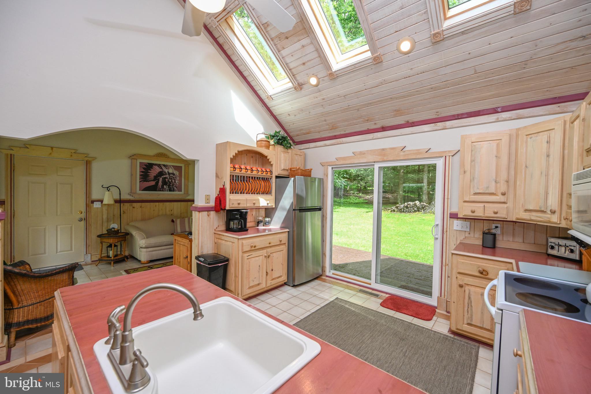 WOODLANDS HILL - Residential