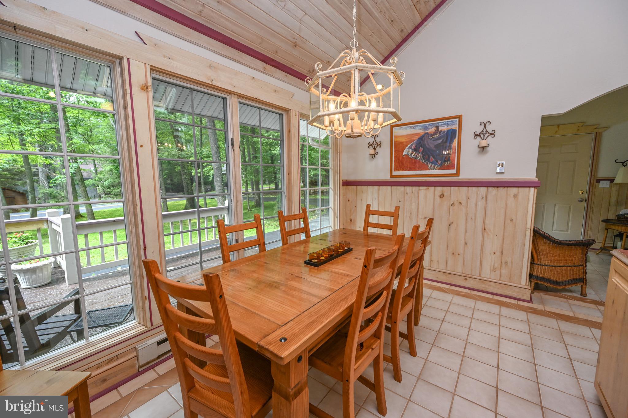 WOODLANDS HILL - Residential