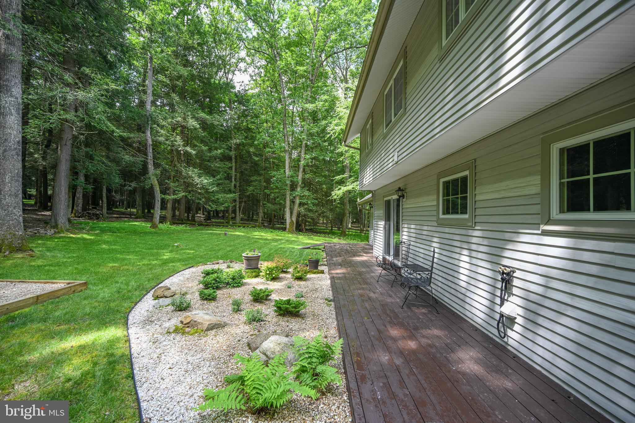 WOODLANDS HILL - Residential