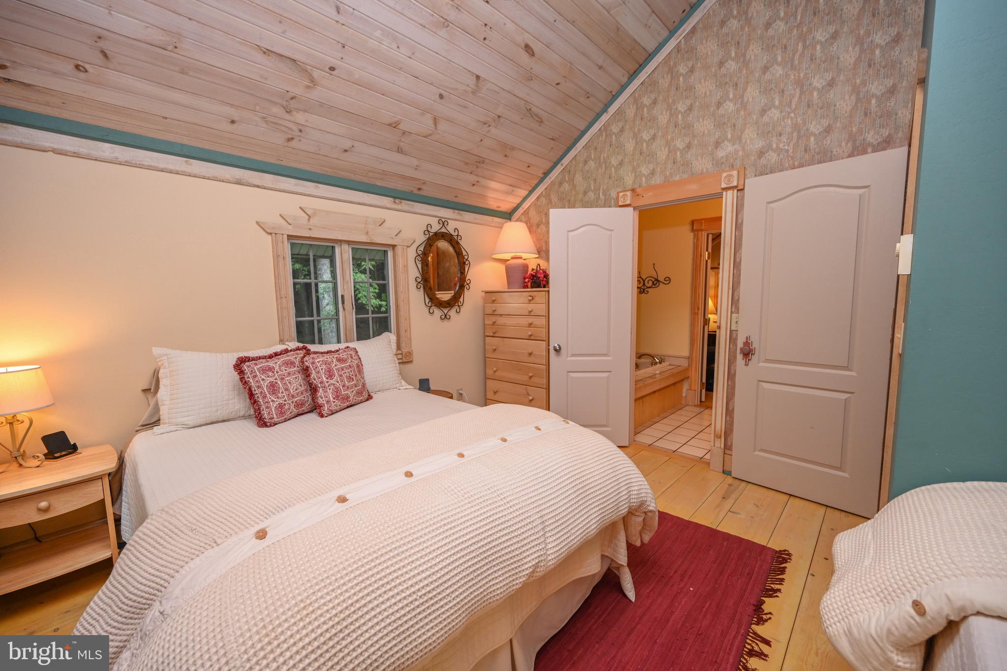 WOODLANDS HILL - Residential