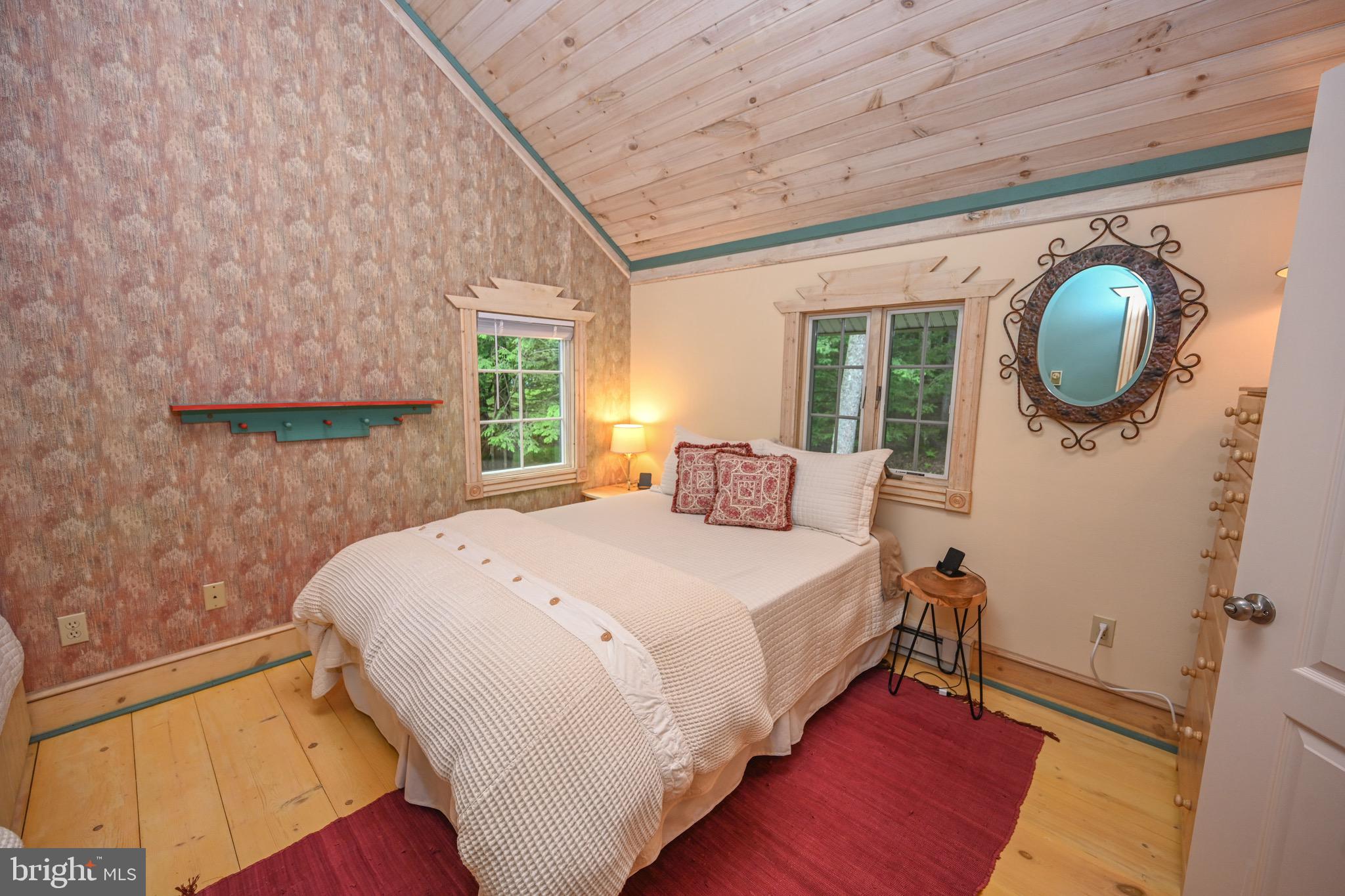 WOODLANDS HILL - Residential