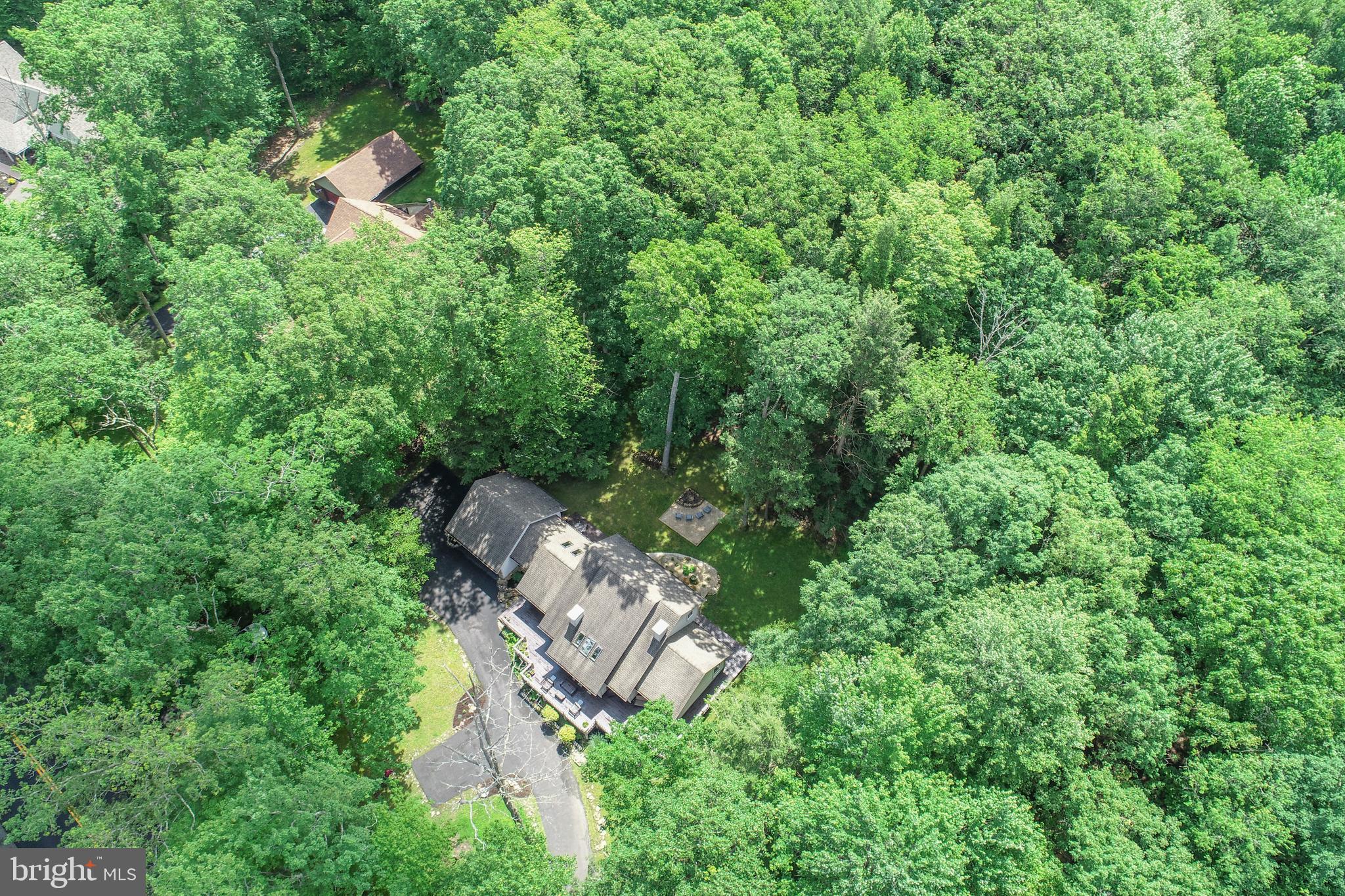 WOODLANDS HILL - Residential