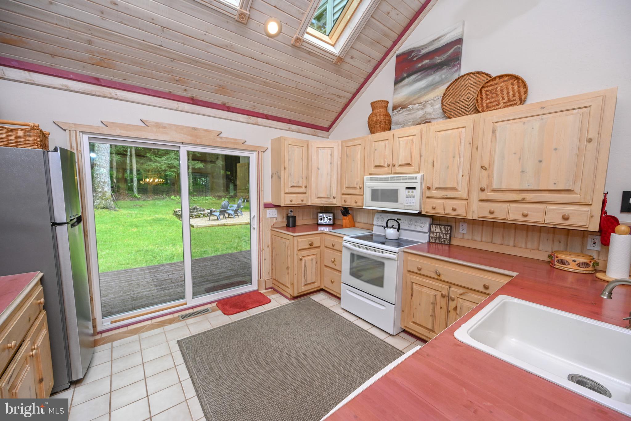 WOODLANDS HILL - Residential