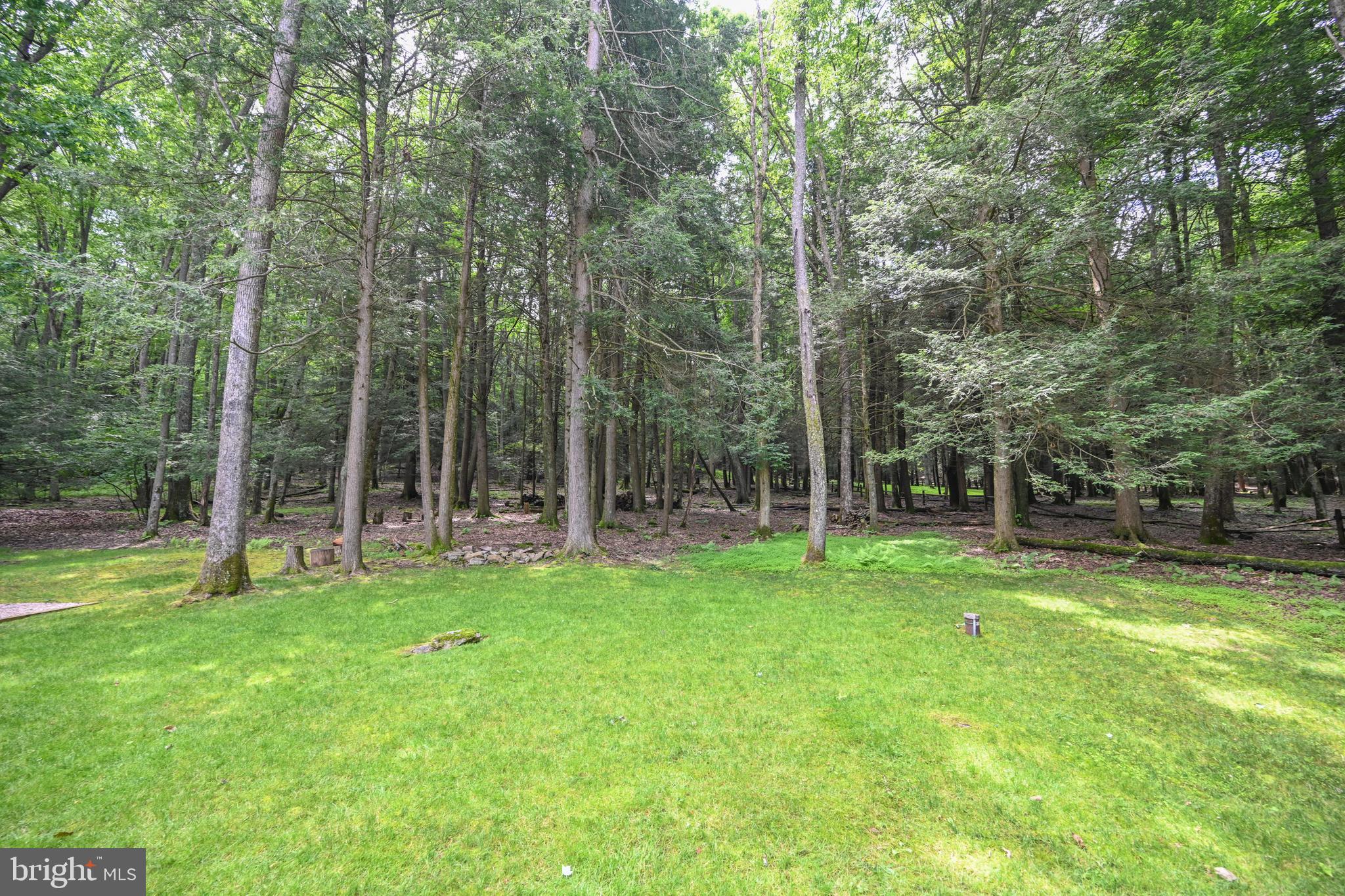 WOODLANDS HILL - Residential