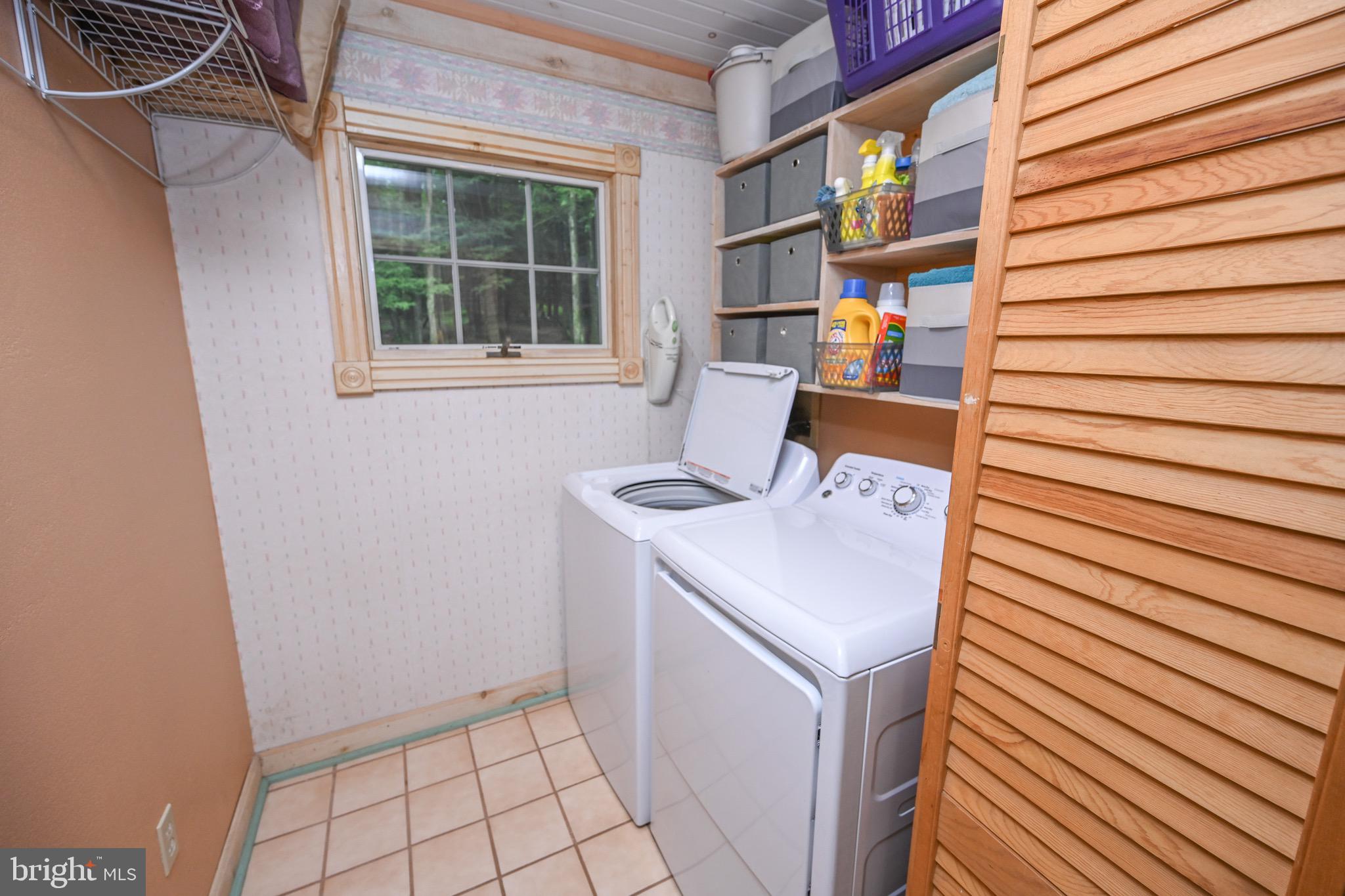 WOODLANDS HILL - Residential