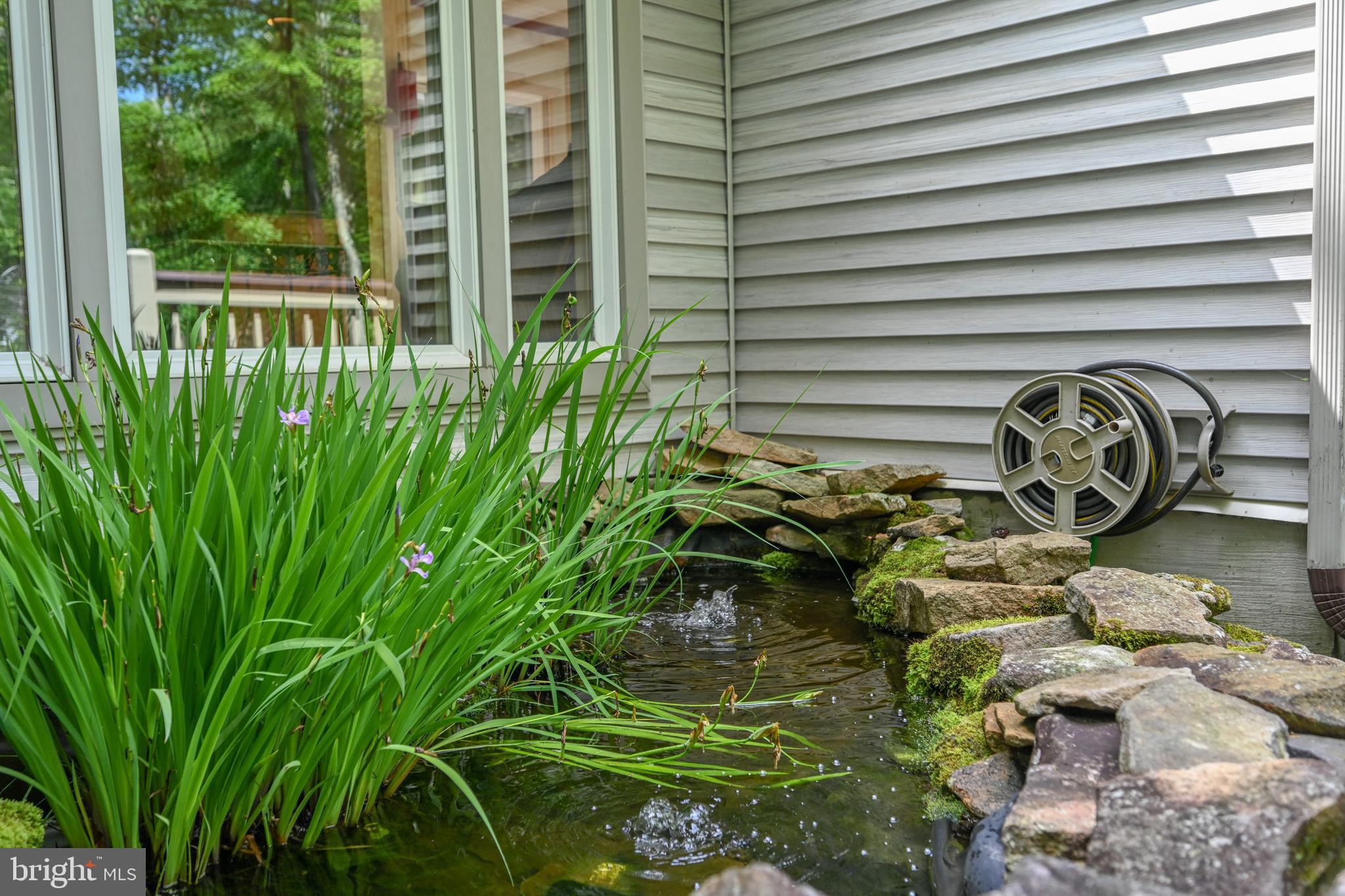 WOODLANDS HILL - Residential