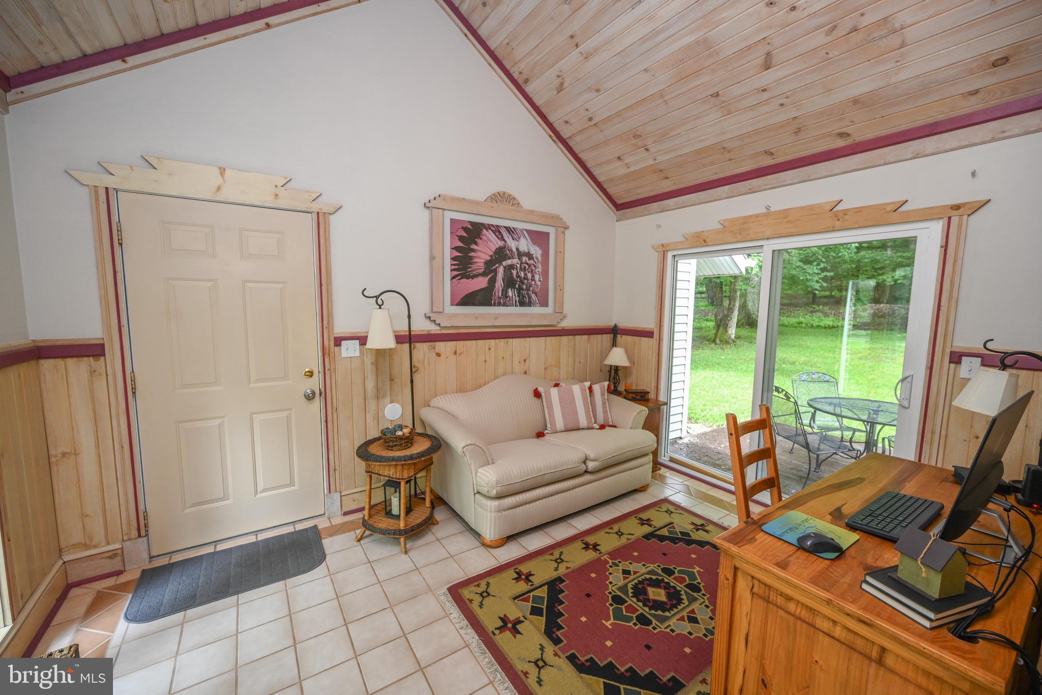 WOODLANDS HILL - Residential