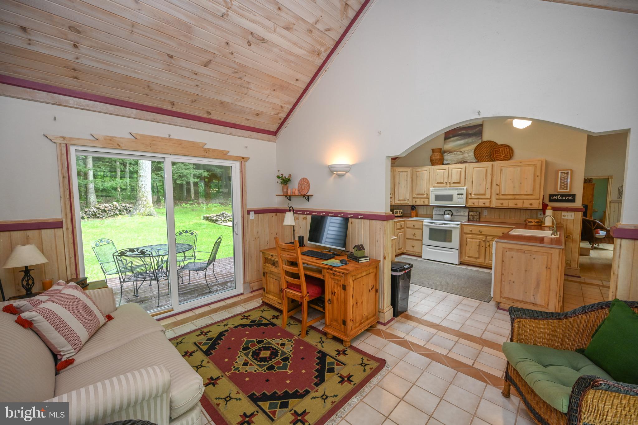 WOODLANDS HILL - Residential