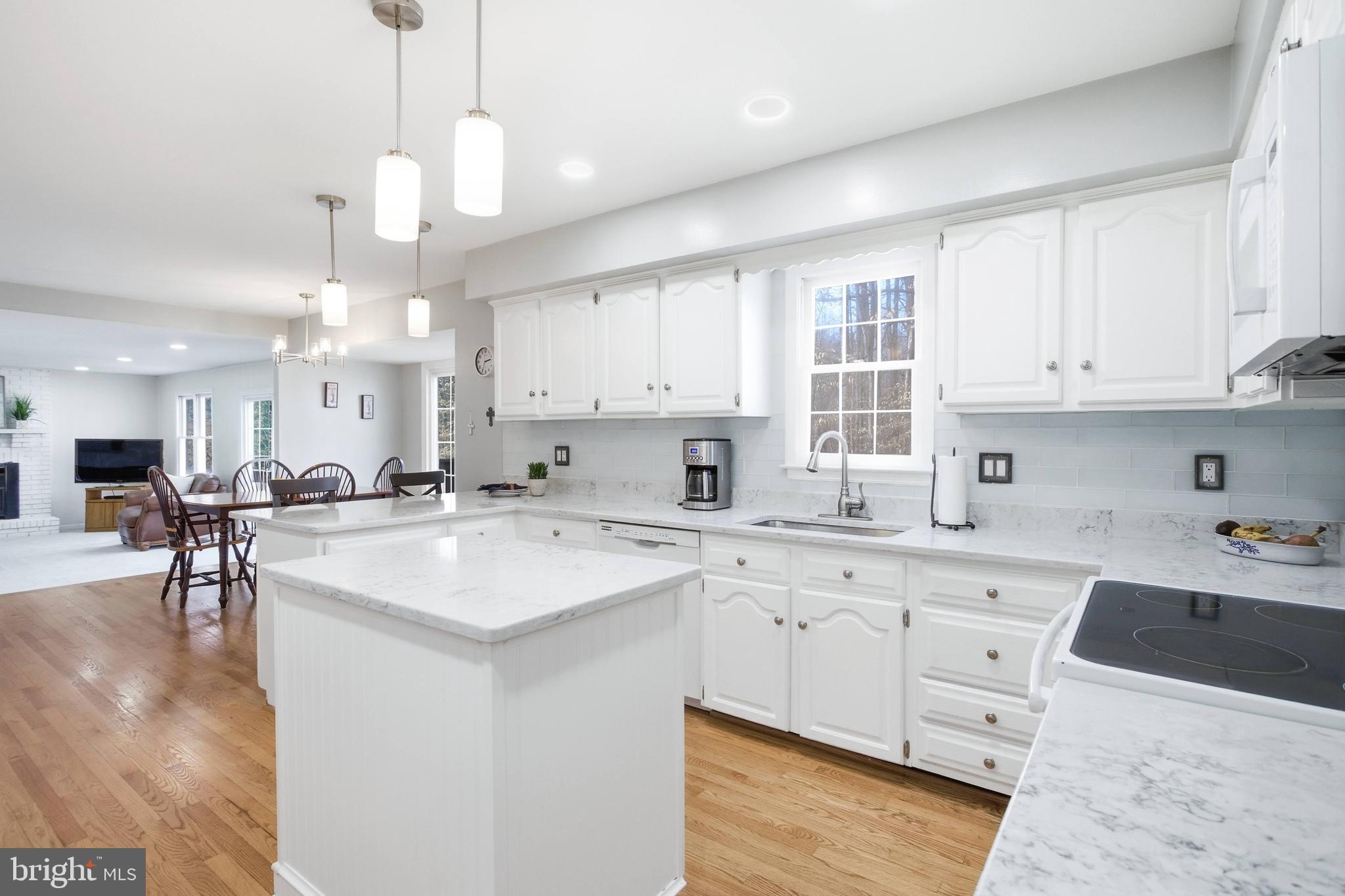 FAIRFAX STATION - Residential