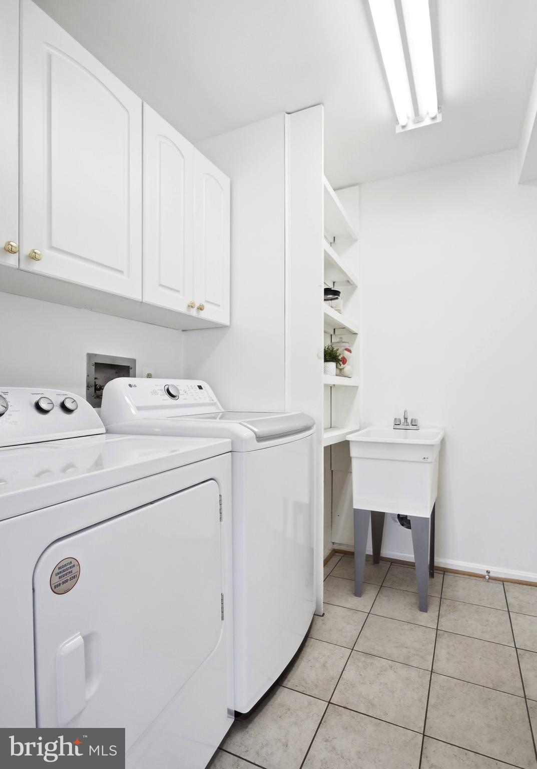 FAIRFAX STATION - Residential