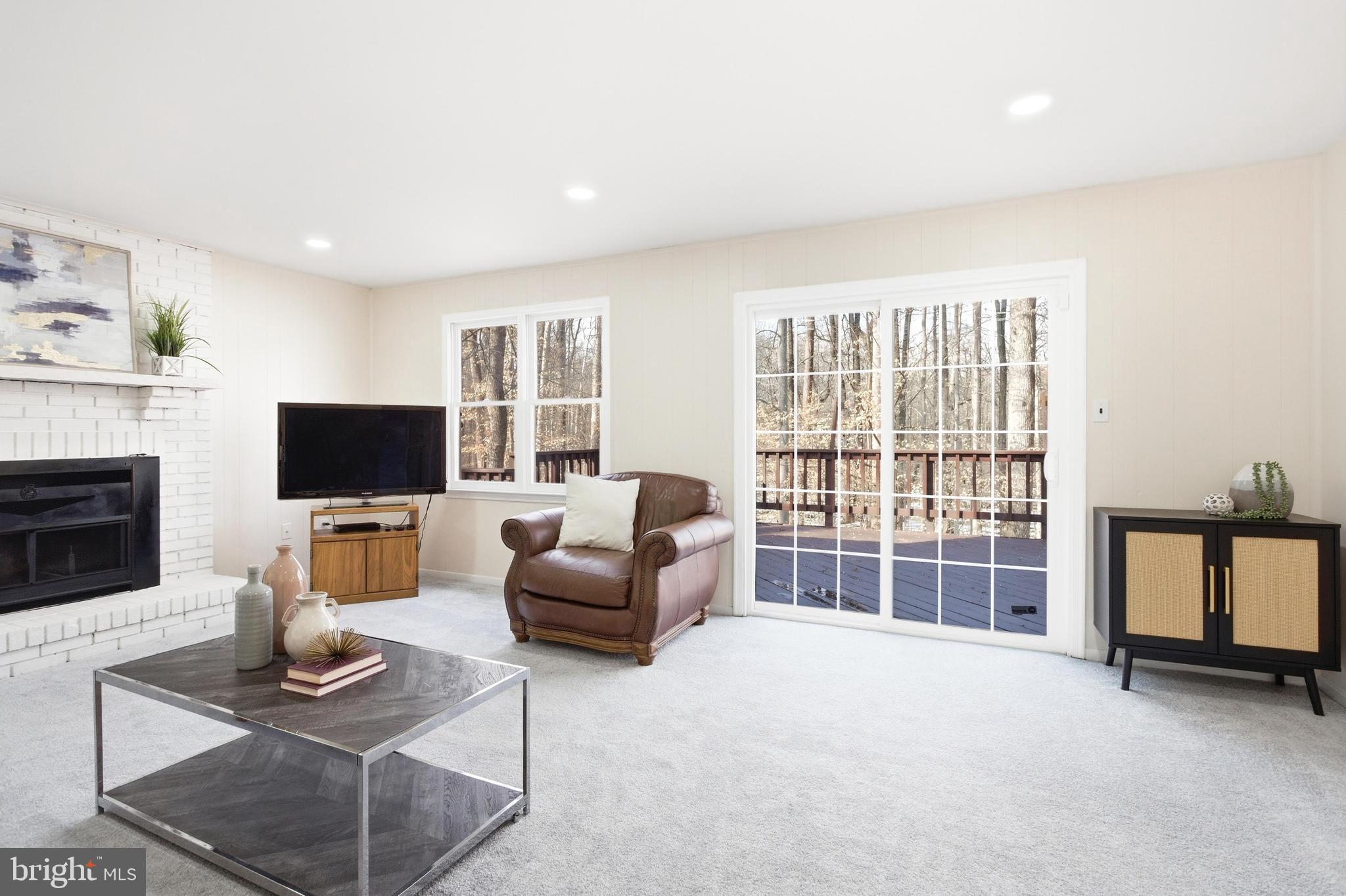 FAIRFAX STATION - Residential