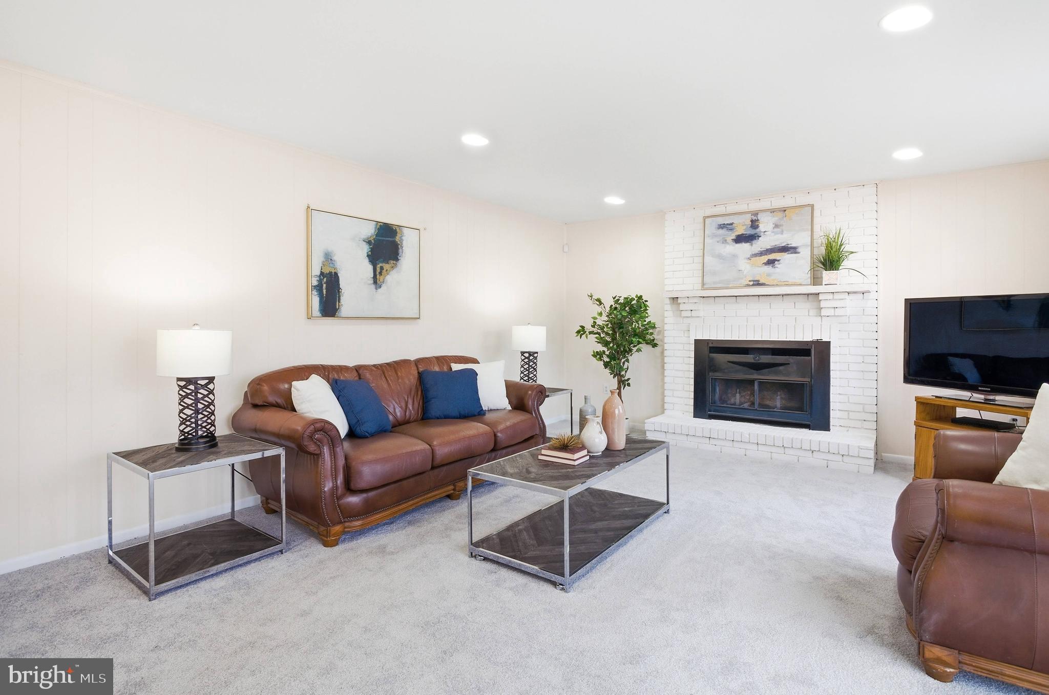 FAIRFAX STATION - Residential