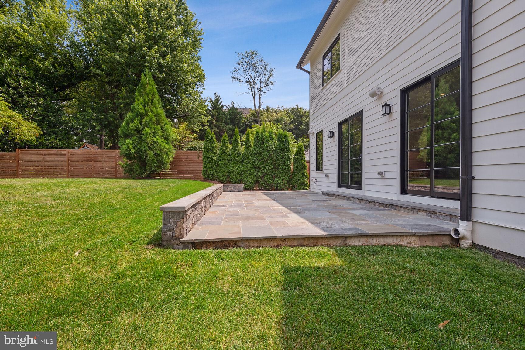 ARLINGWOOD - Residential