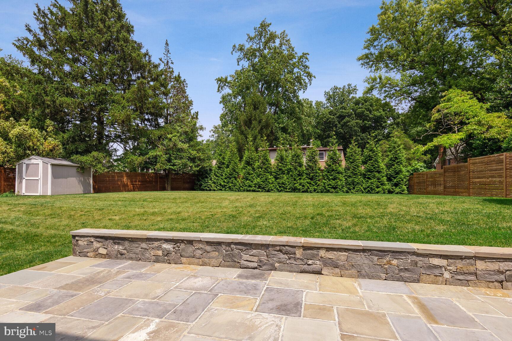 ARLINGWOOD - Residential