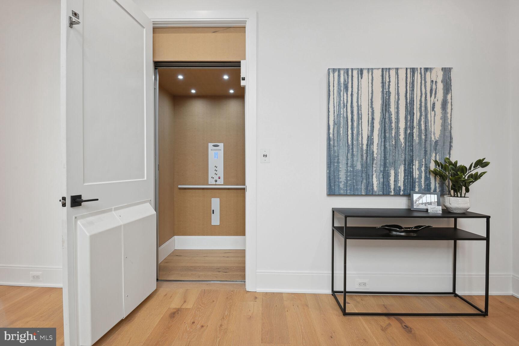 ARLINGWOOD - Residential