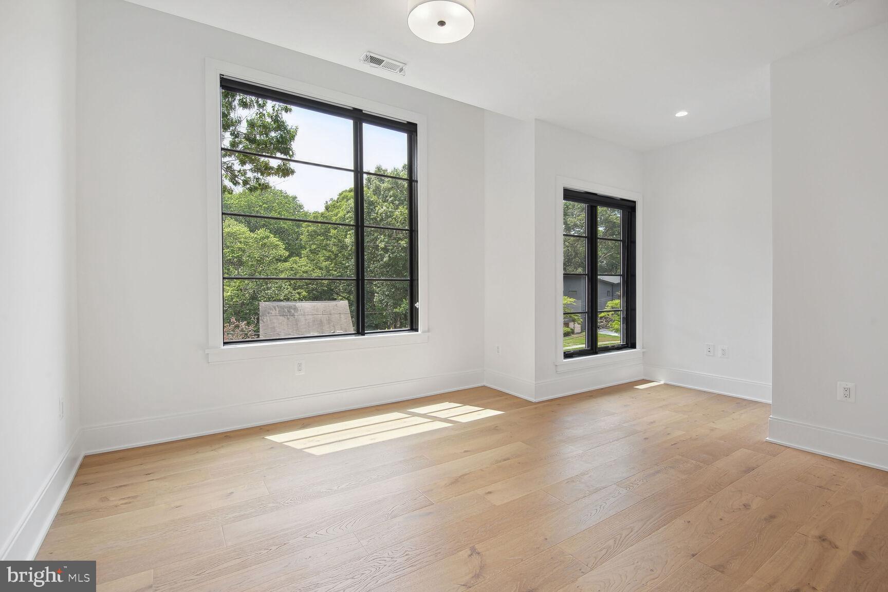 ARLINGWOOD - Residential