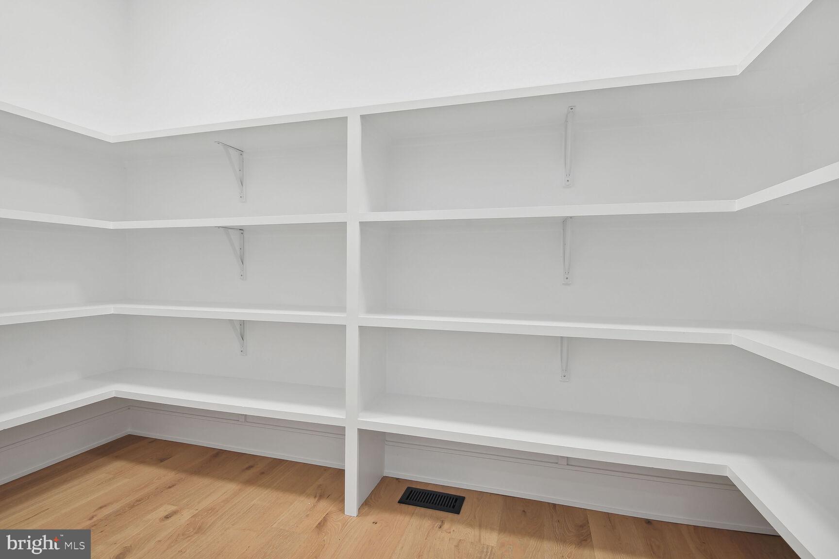 ARLINGWOOD - Residential