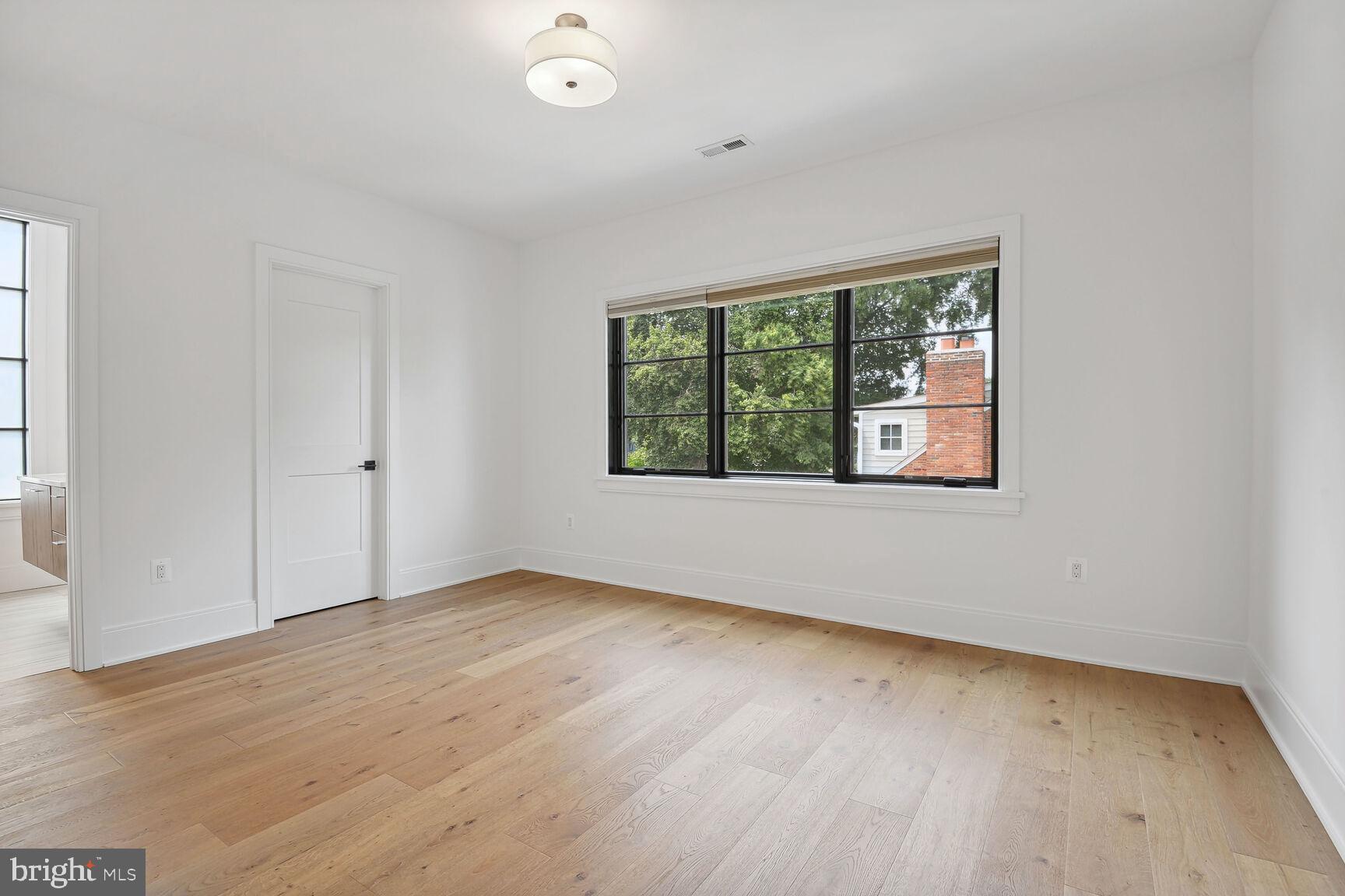 ARLINGWOOD - Residential