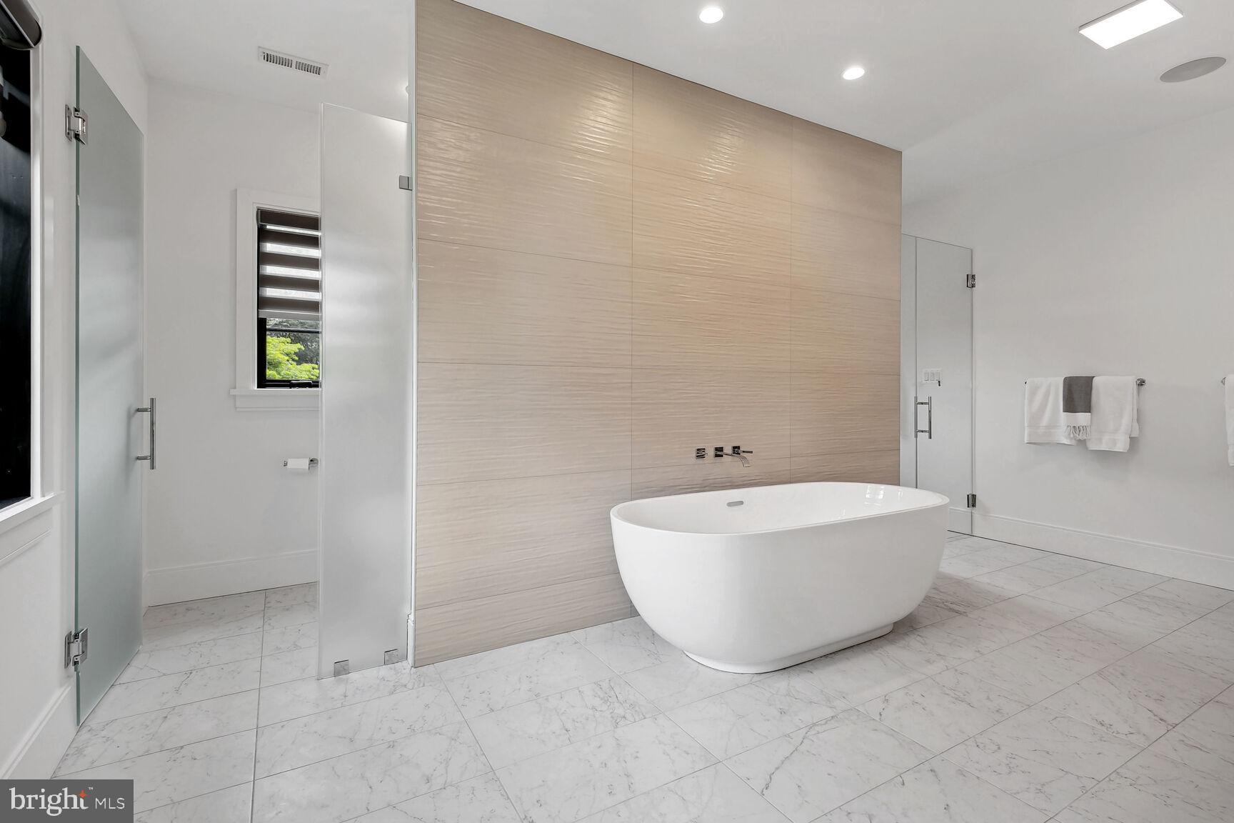 ARLINGWOOD - Residential