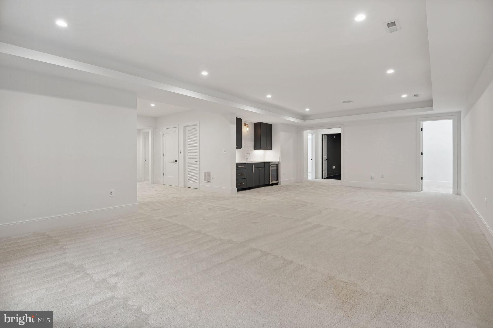 ARLINGWOOD - Residential