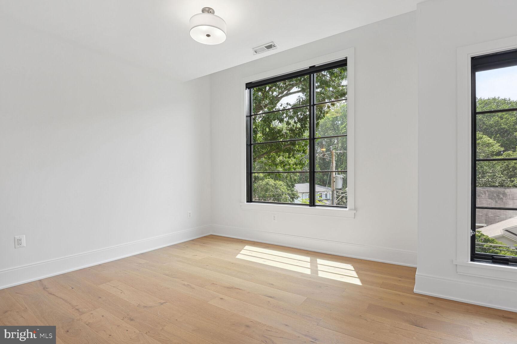 ARLINGWOOD - Residential