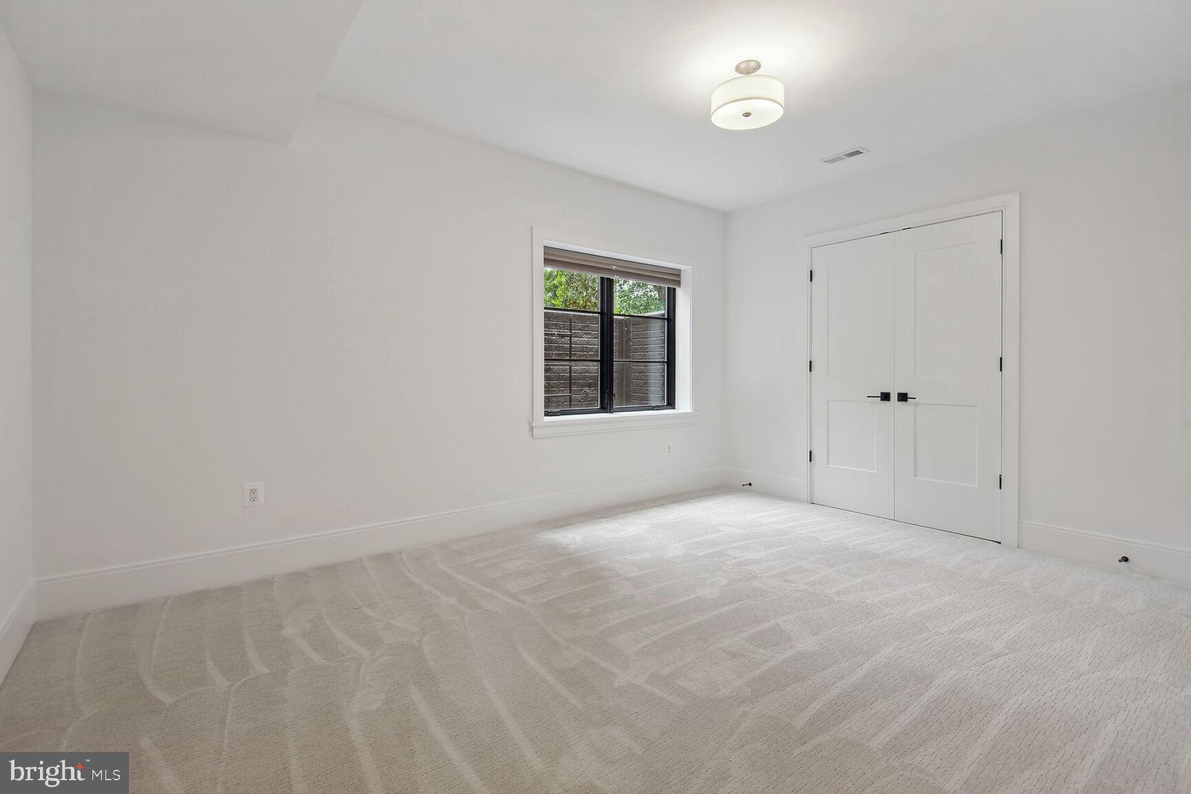 ARLINGWOOD - Residential