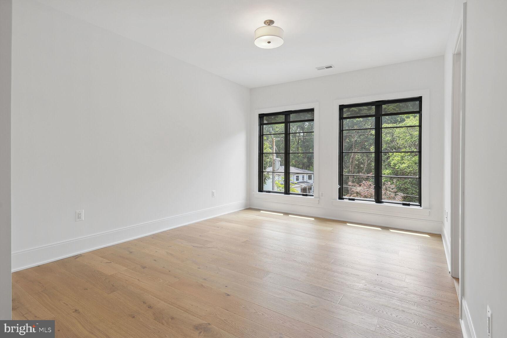 ARLINGWOOD - Residential