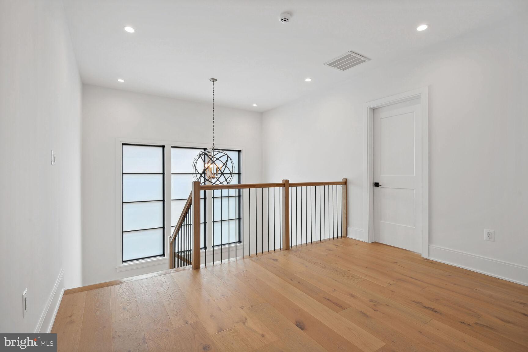 ARLINGWOOD - Residential