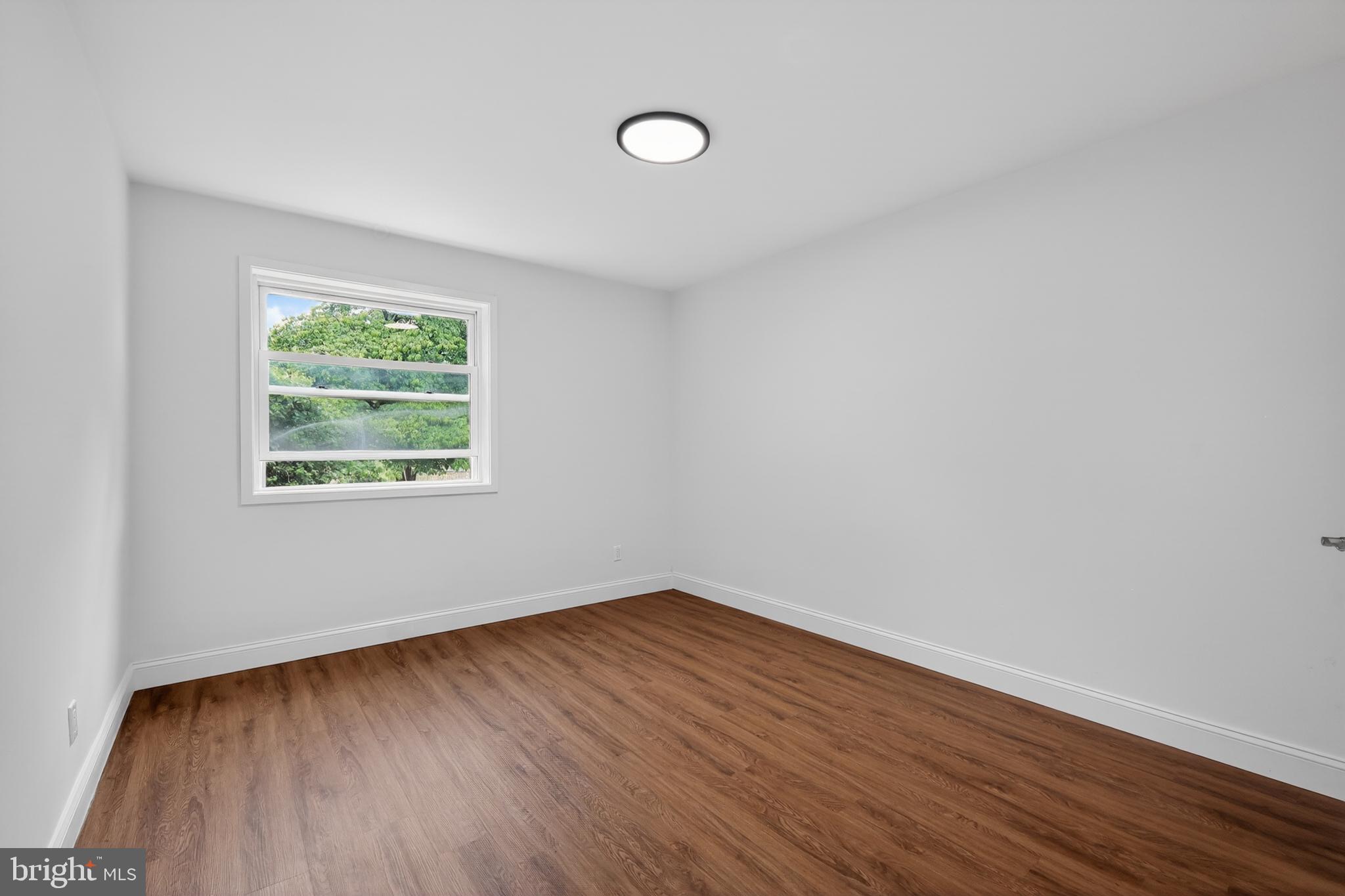 HOLLYBROOKE COND - Residential