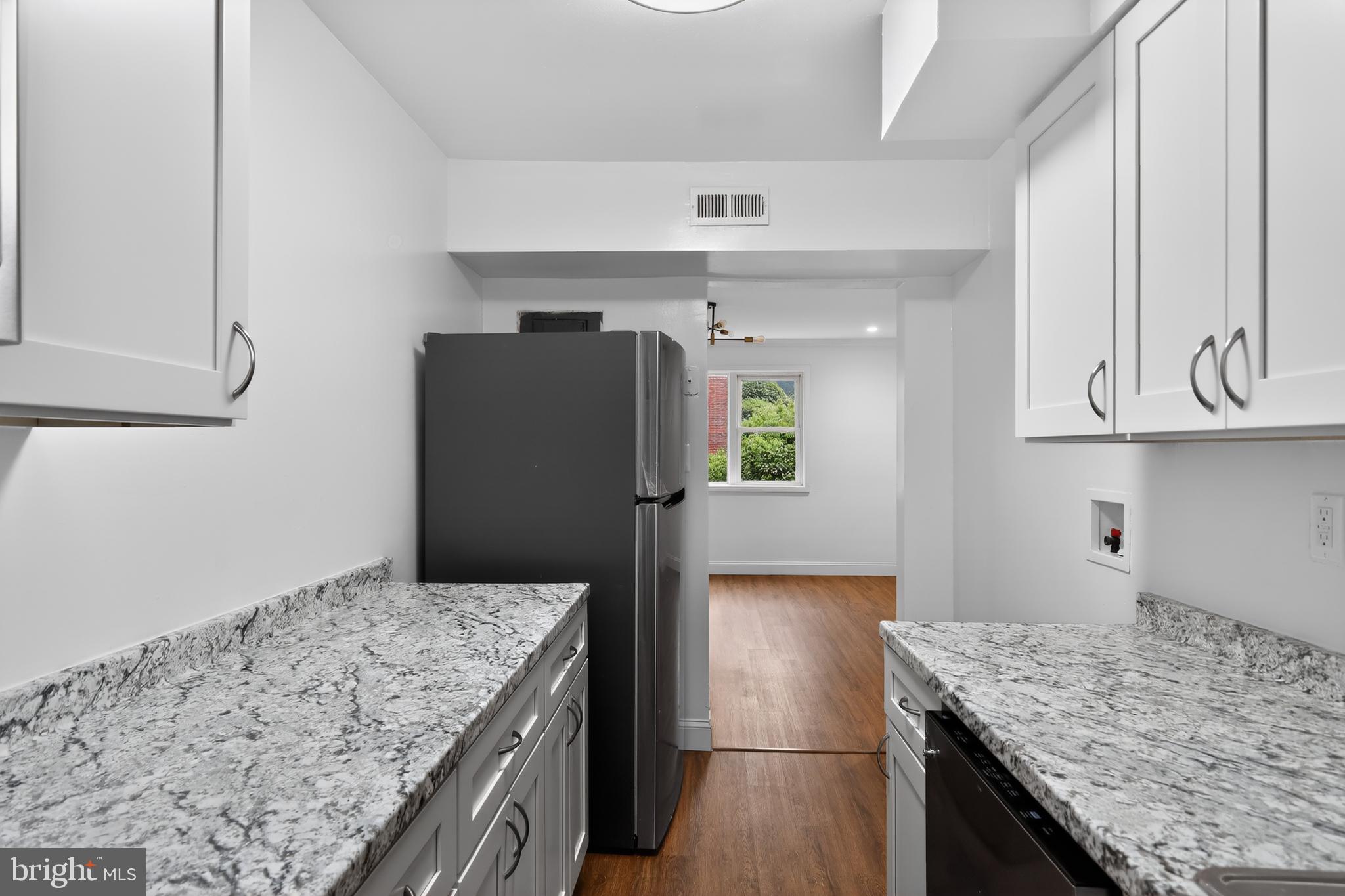 HOLLYBROOKE COND - Residential