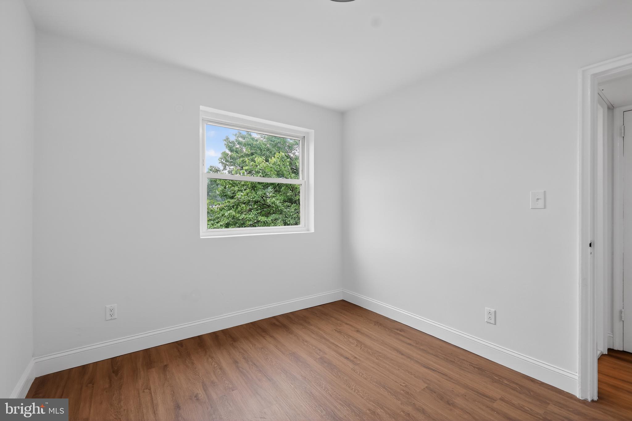 HOLLYBROOKE COND - Residential