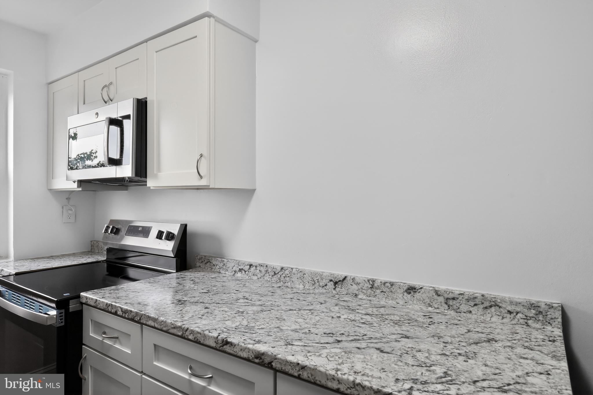 HOLLYBROOKE COND - Residential