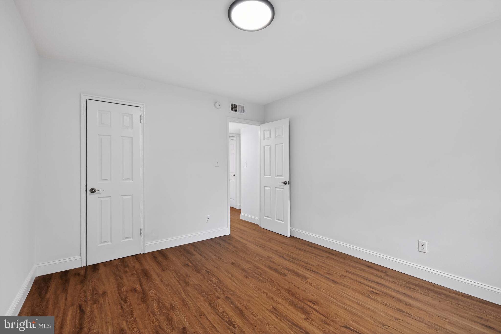 HOLLYBROOKE COND - Residential