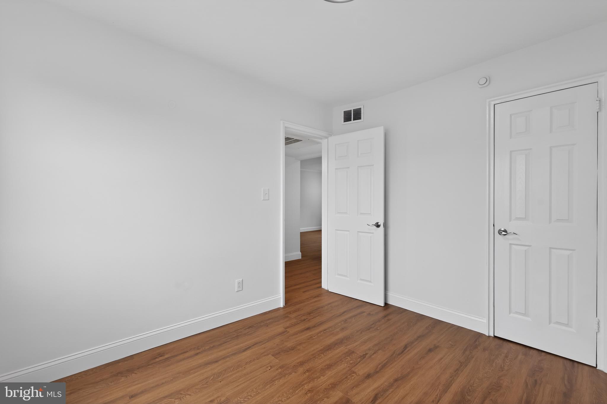 HOLLYBROOKE COND - Residential