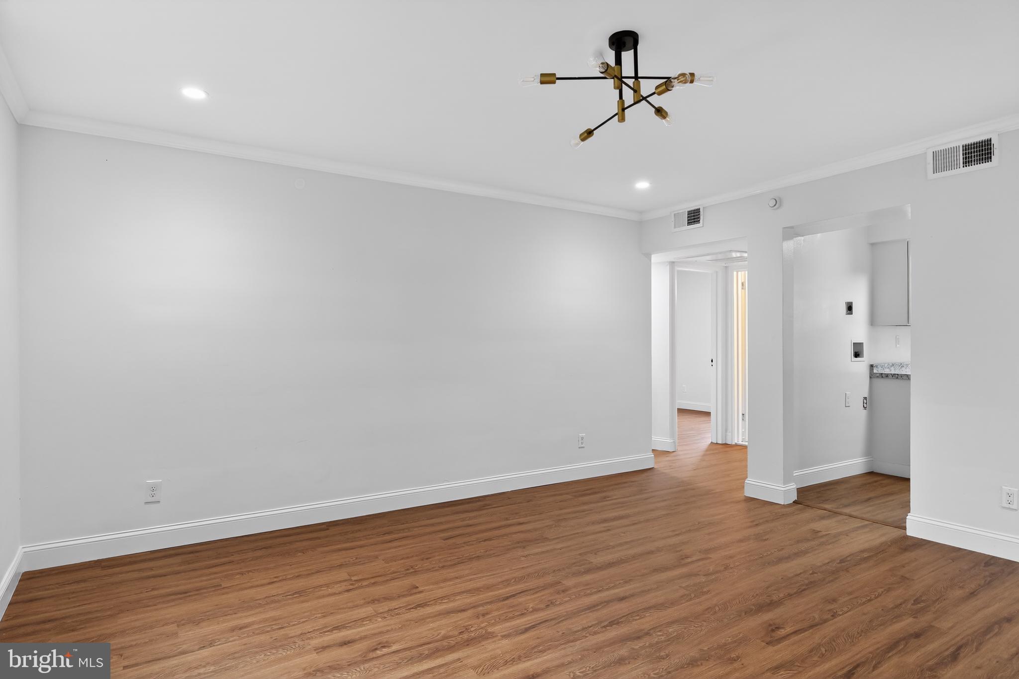HOLLYBROOKE COND - Residential