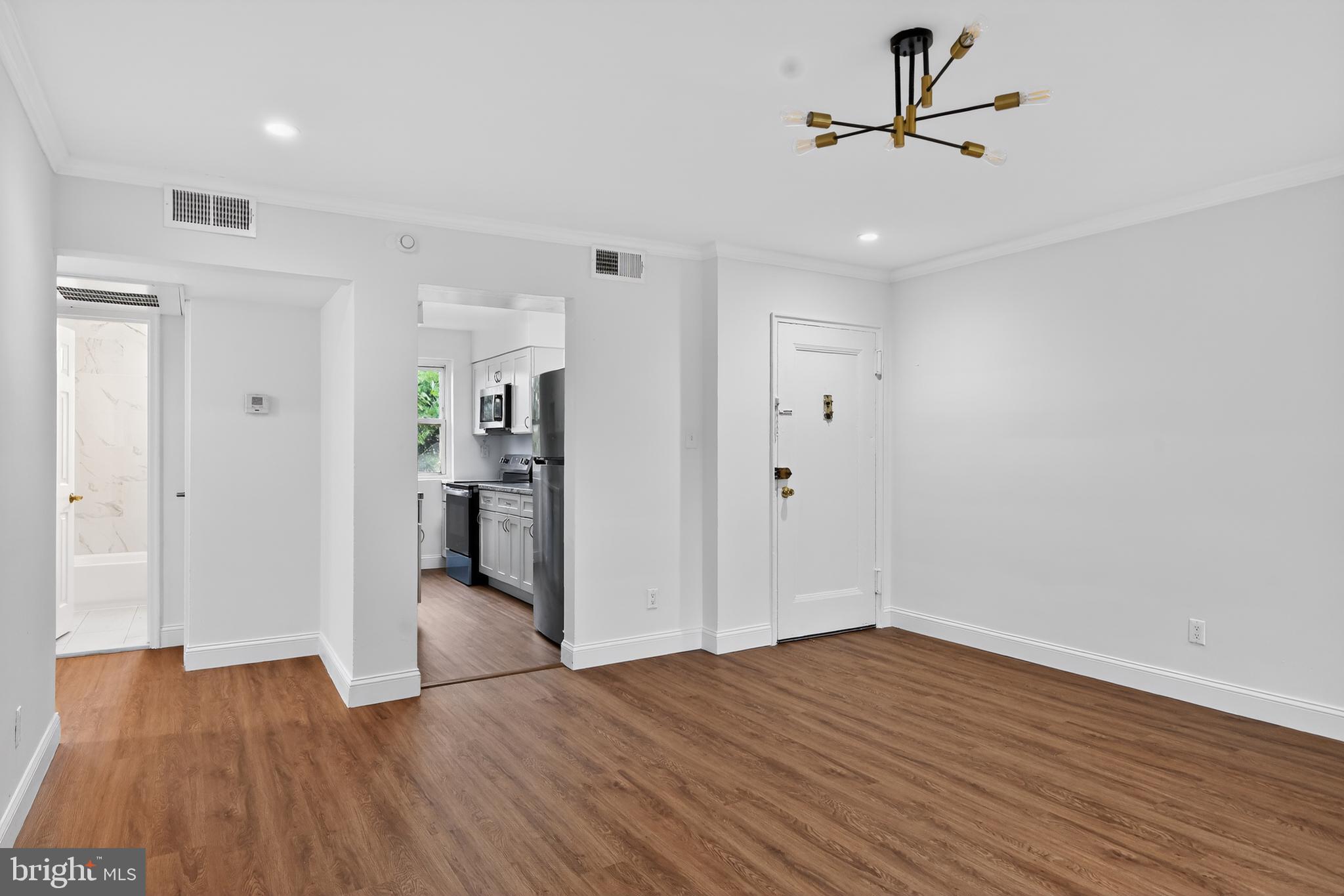 HOLLYBROOKE COND - Residential