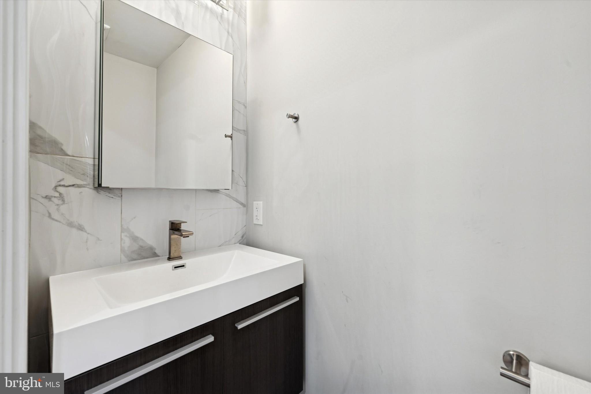 700 MOYER STREET 210