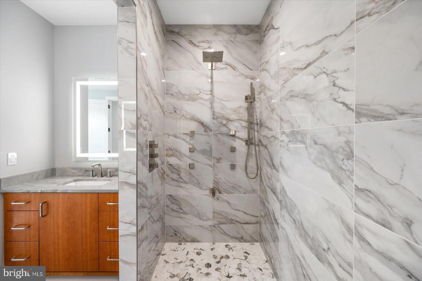 SNUG HARBOR - Residential