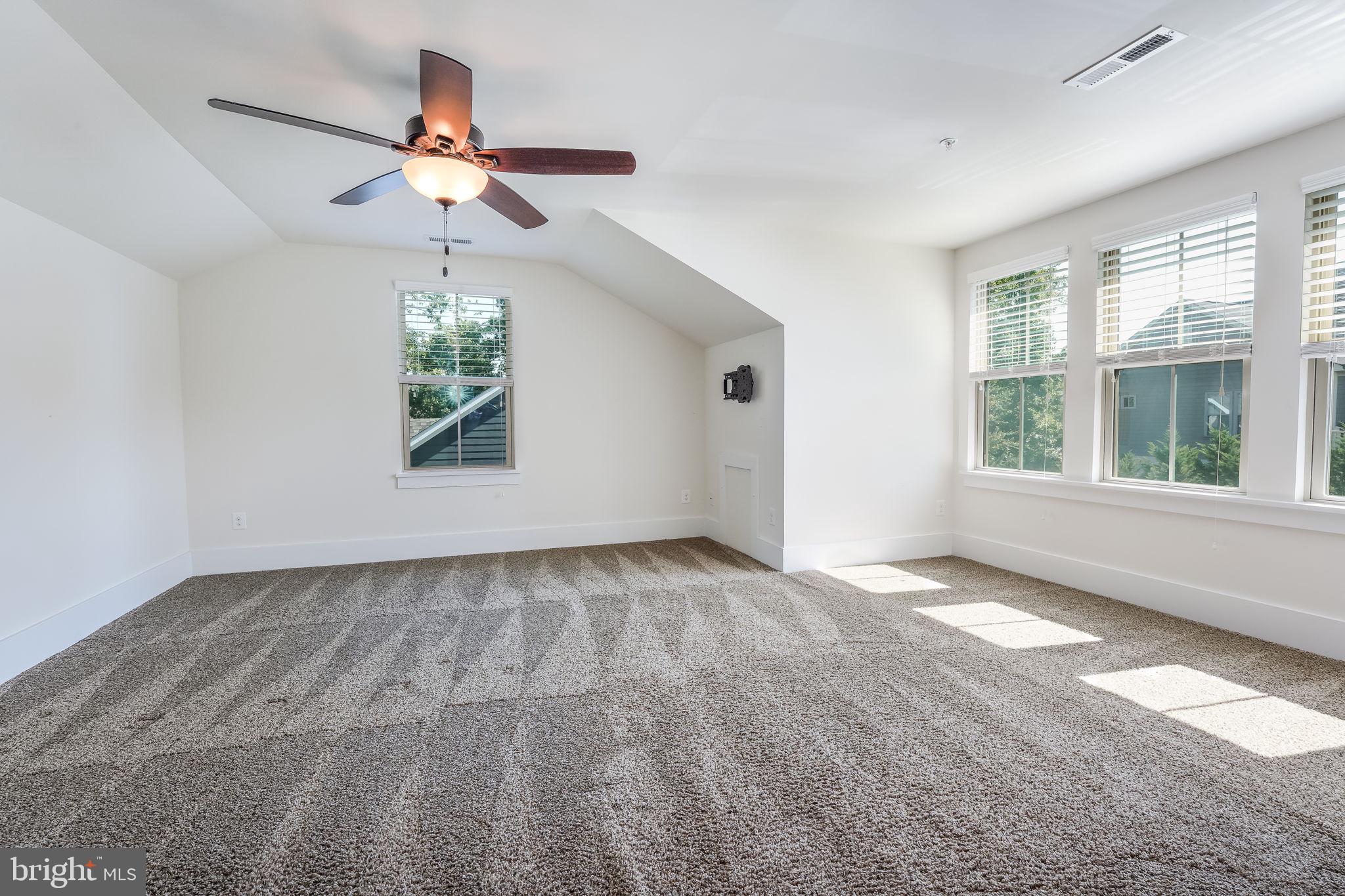 POTOMAC SHORES - Residential Lease