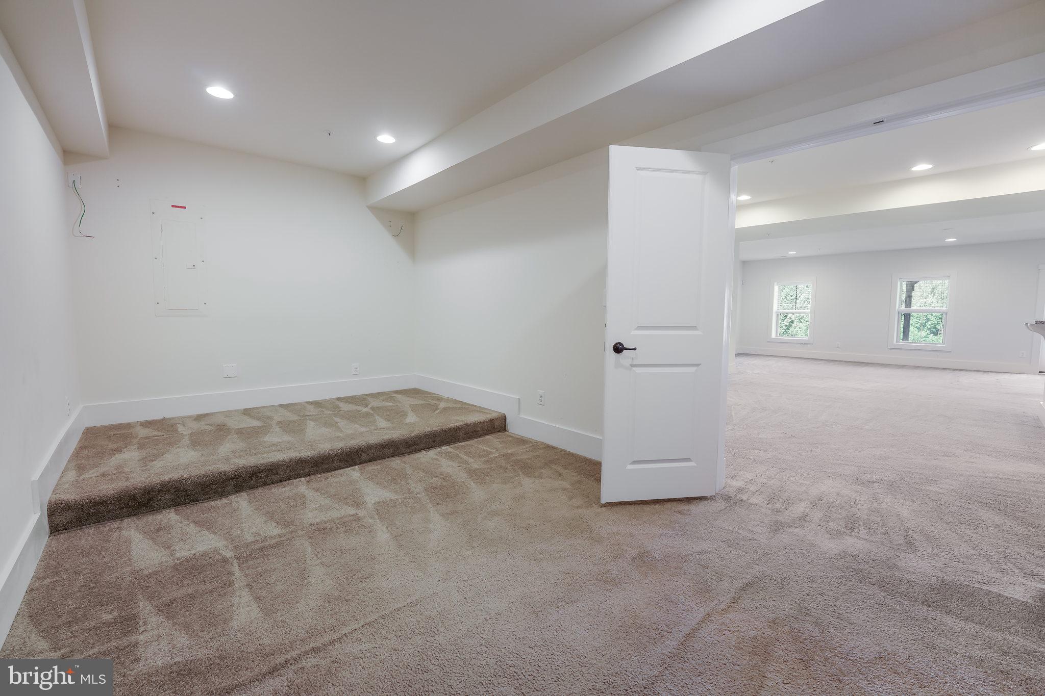 POTOMAC SHORES - Residential Lease