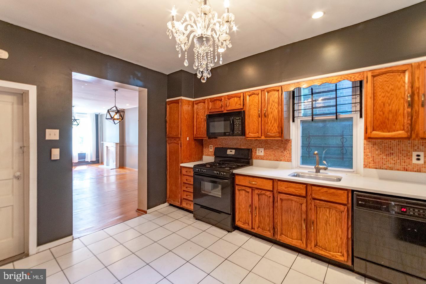 1339 CHRISTIAN STREET