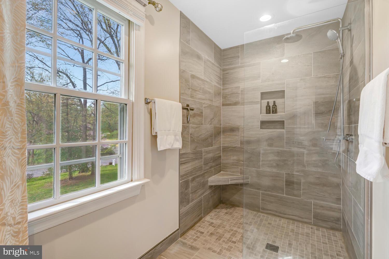 HIDDEN FOREST - Residential