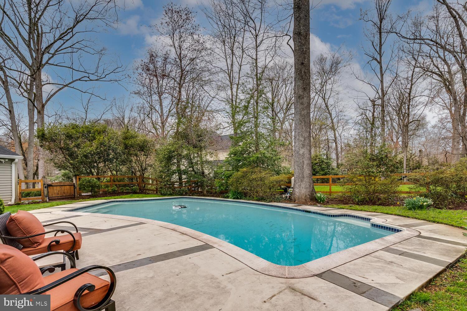 HIDDEN FOREST - Residential