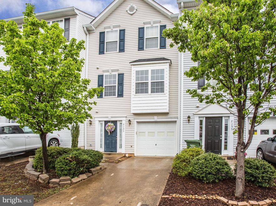 Move in ready home offers 3 finished levels, 3 bedrooms, 2 full baths, 2 half baths, 2 family rooms, and a cozy gas fireplace. Fenced in private backyard is perfect for outdoor entertaining. Pride of ownership!! Must See!