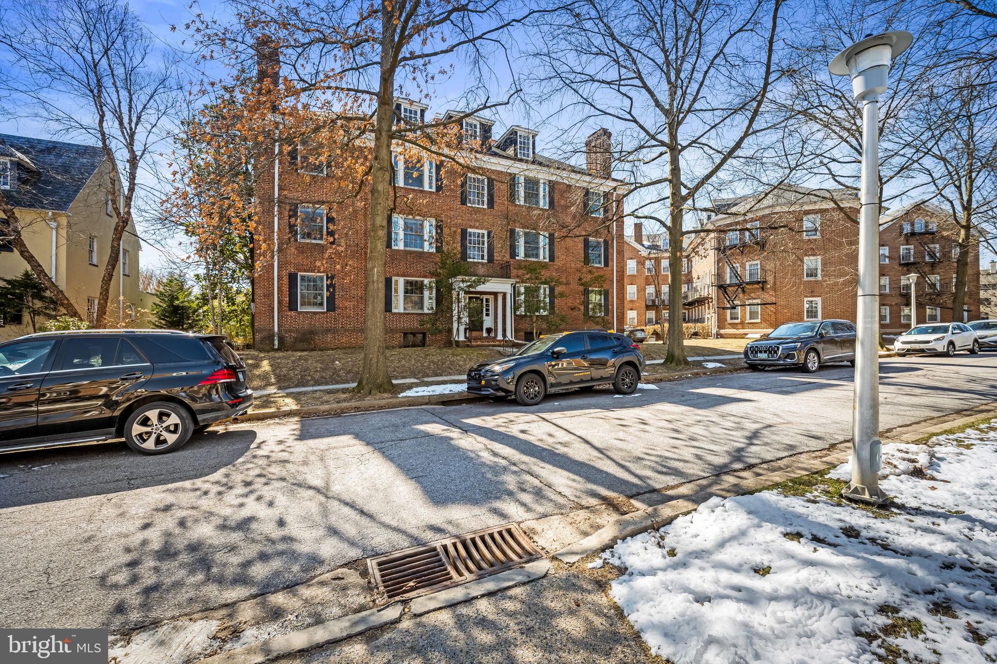 ROLAND PARK - Residential