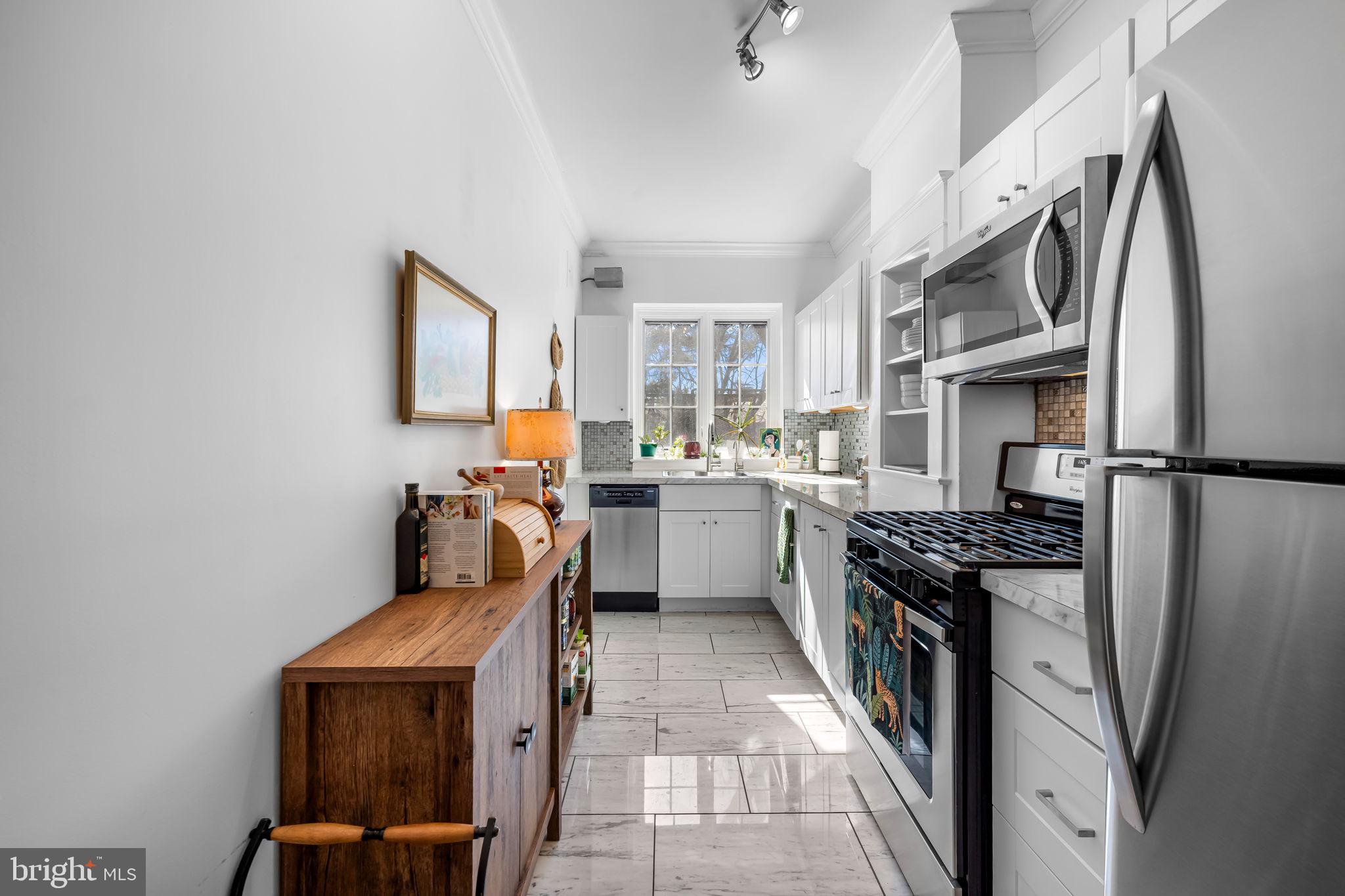 ROLAND PARK - Residential